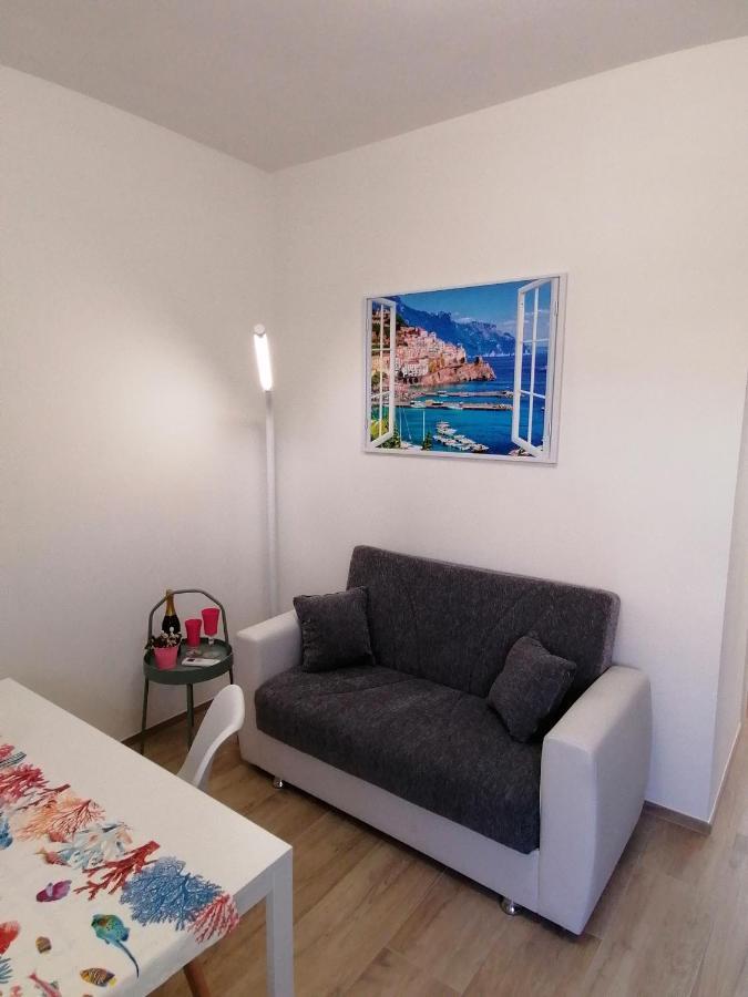 Retroscena Apartment In Centro Civitanova Marche Bagian luar foto