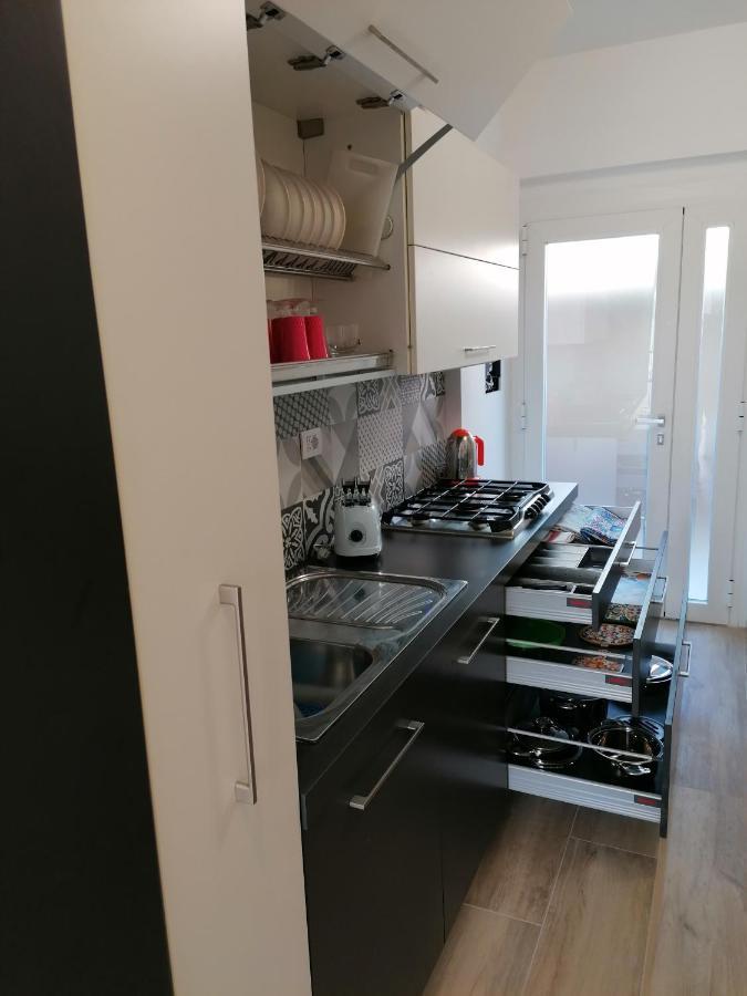 Retroscena Apartment In Centro Civitanova Marche Bagian luar foto