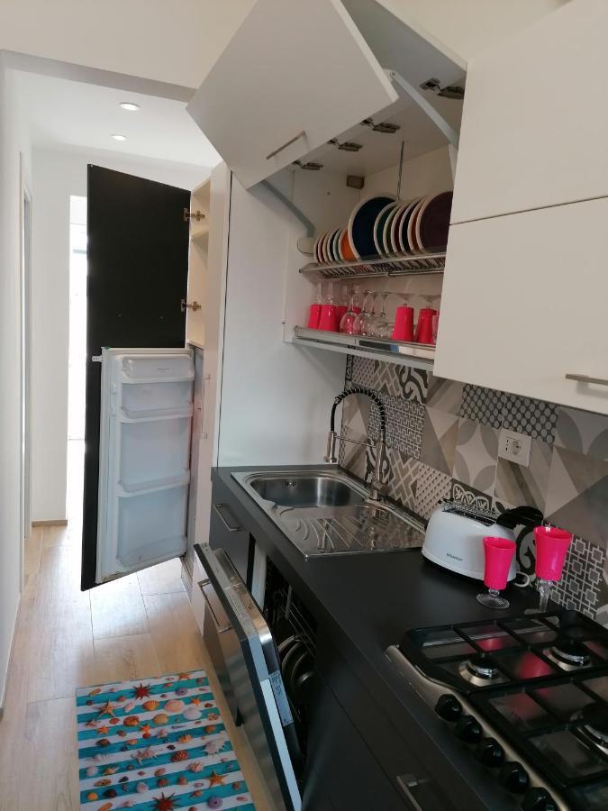 Retroscena Apartment In Centro Civitanova Marche Bagian luar foto