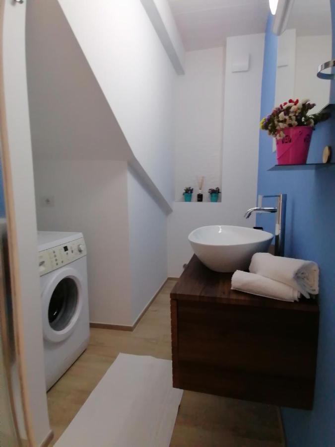 Retroscena Apartment In Centro Civitanova Marche Bagian luar foto